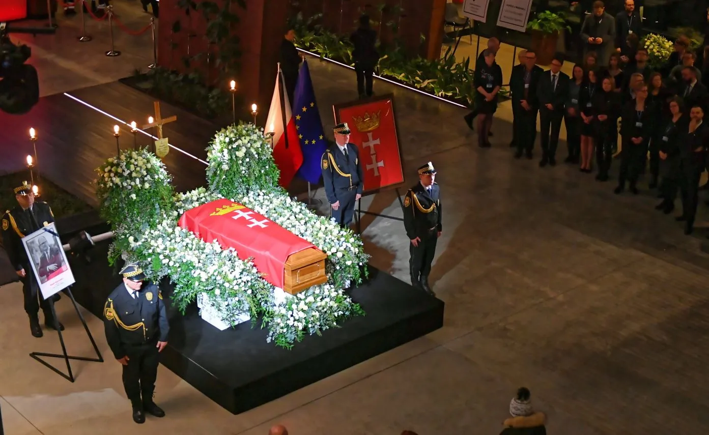 Trumna w Europejskim Centrum Solidarności