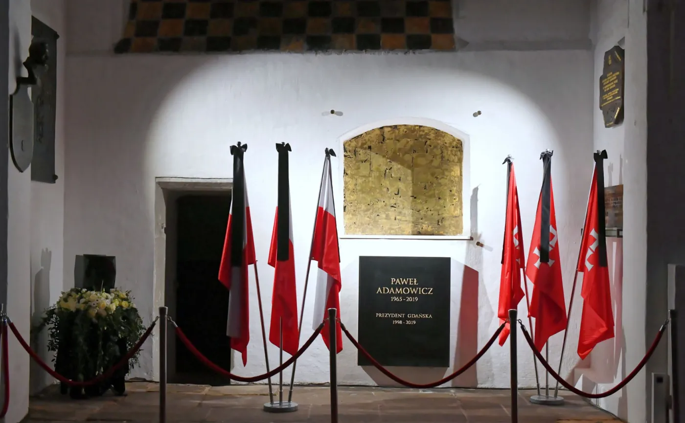 Zagraniczni goście, byli premierzy i prezydenci oraz zwykli obywatele... Zobacz ZDJĘCIA z pogrzebu Pawła Adamowicza