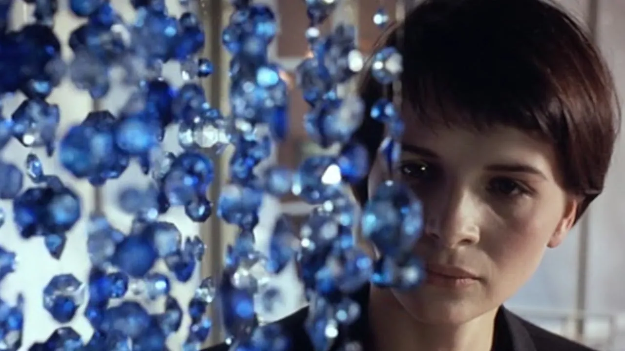 Kadr z filmu "Trzy kolory: Niebieski"