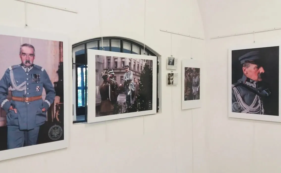 11422868-koloryzowane-zdjecia-marszalek.jpg