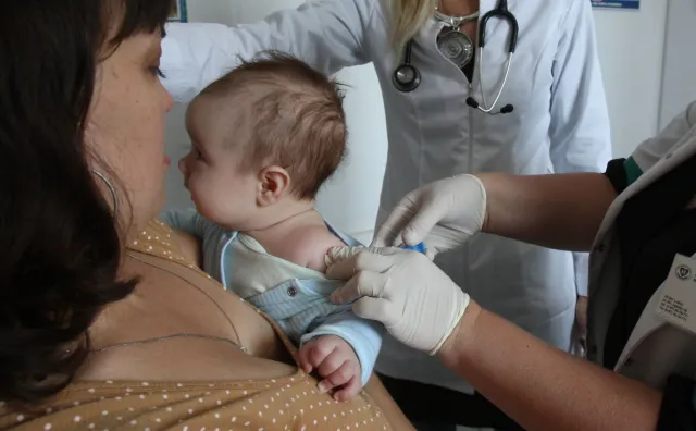 Samorząd lekarski do posłów-medyków: Będziemy bacznie obserwować debatę o likwidacji obowiązku szczepień