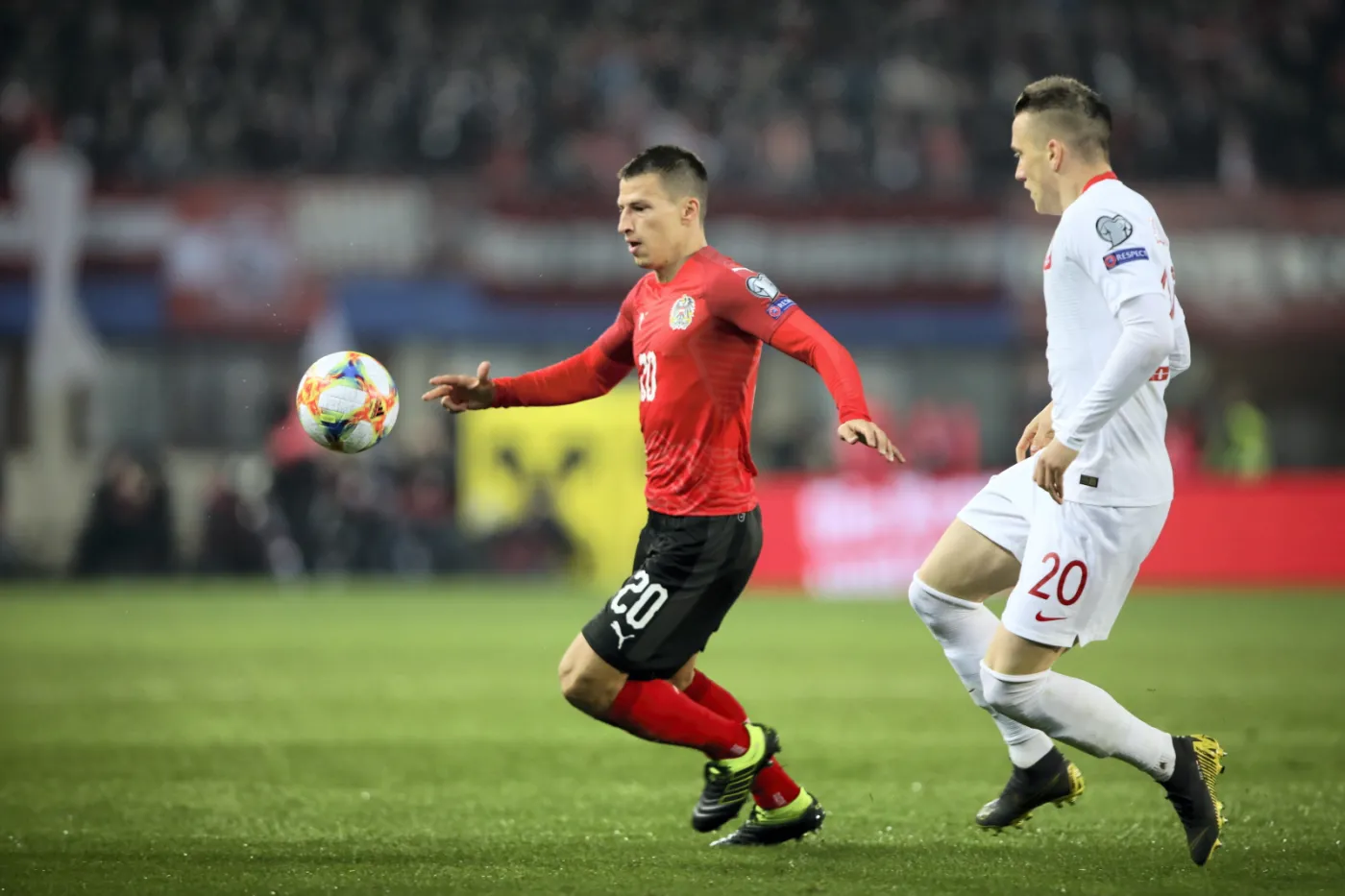 12213384-piotr-zielinski-p-i-valentino.jpg