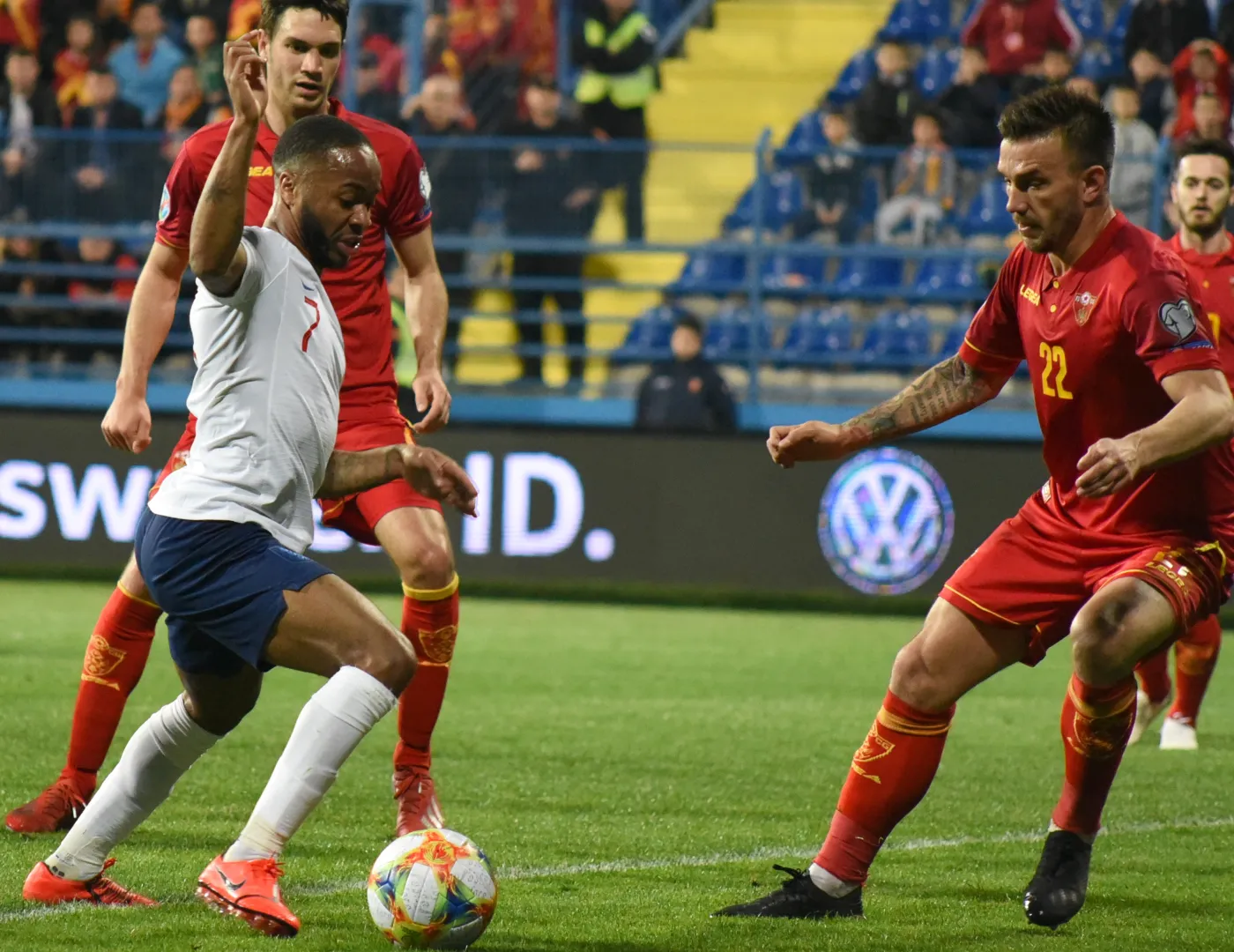 Raheem Sterling (w białe koszulce)