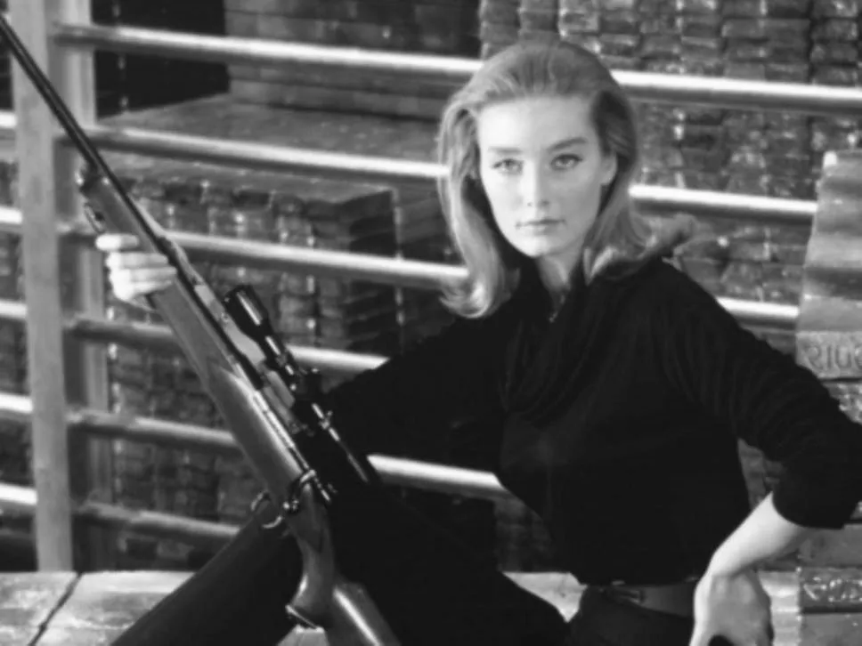 Tania Mallet w filmie "Goldfinger"