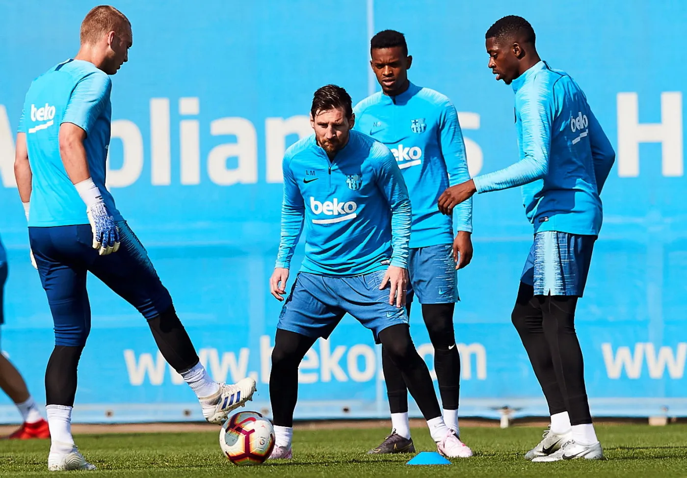 Liga Mistrzów: Barcelona i Liverpool muszą postawić kropkę nad "i". Ajax znów chce sprawić niespodziankę