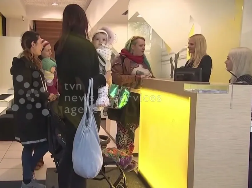 Matki protestujące w czeskim banku