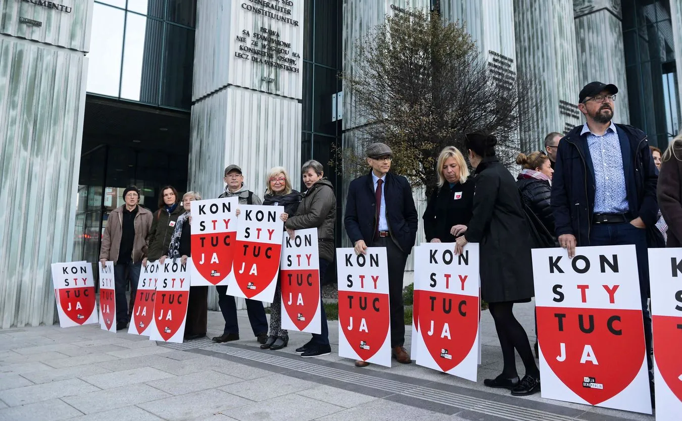 Protest zorgranizowany przez KOD, Obywateli RP, Akcję Demokrację i Ruch Wolne Sądy przed SN w Warszawie.
