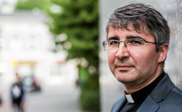 "Nadchodzi sąd nad tymi wilkami w koloratkach". Ks. Prusak wygłosił przejmujące kazanie o pedofilii