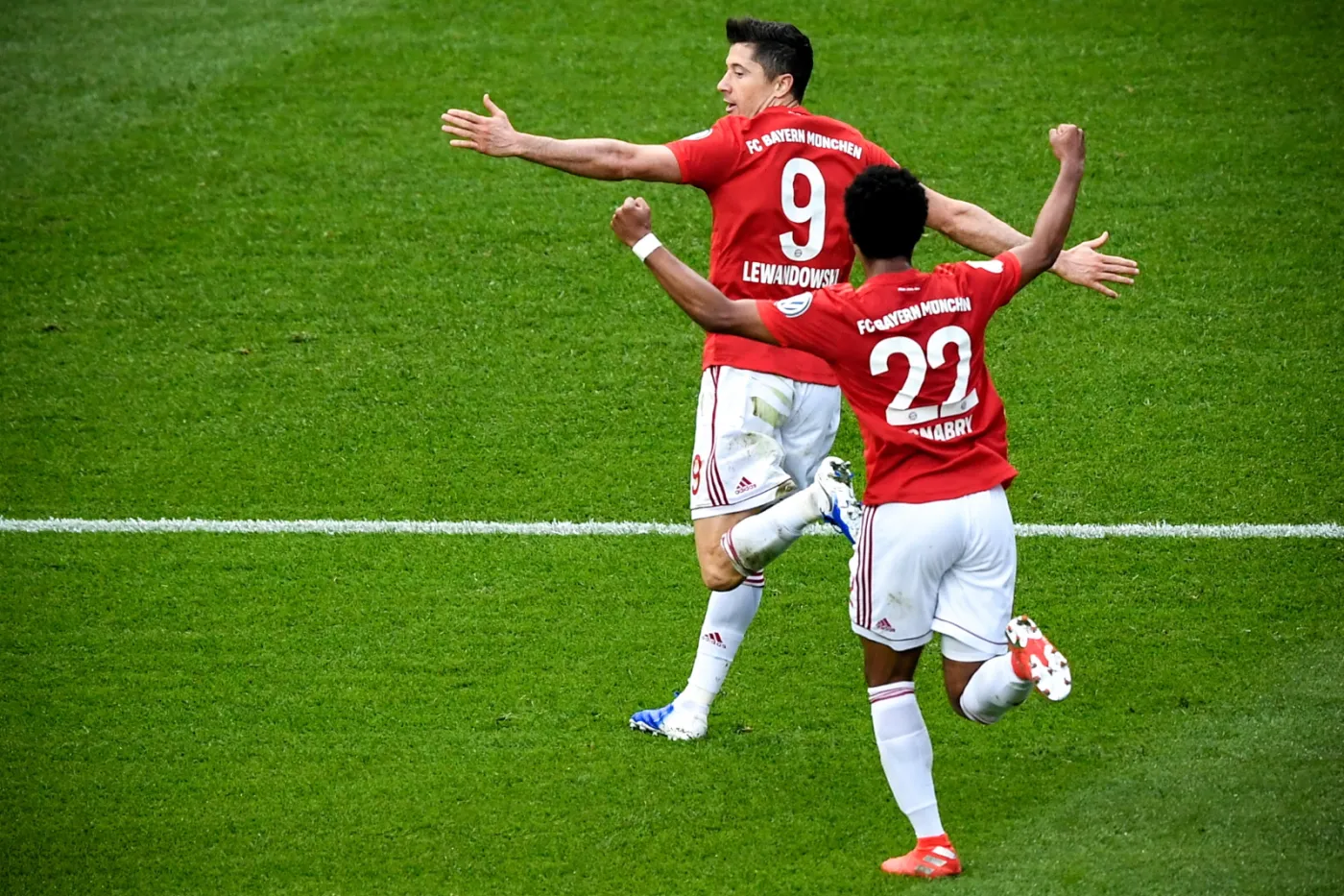 Robert Lewandowski i Serge Gnabry