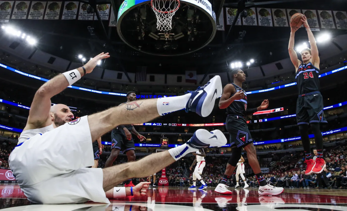 Liga NBA: Cztery punkty Gortata, trzecia z rzędu wygrana Clippers