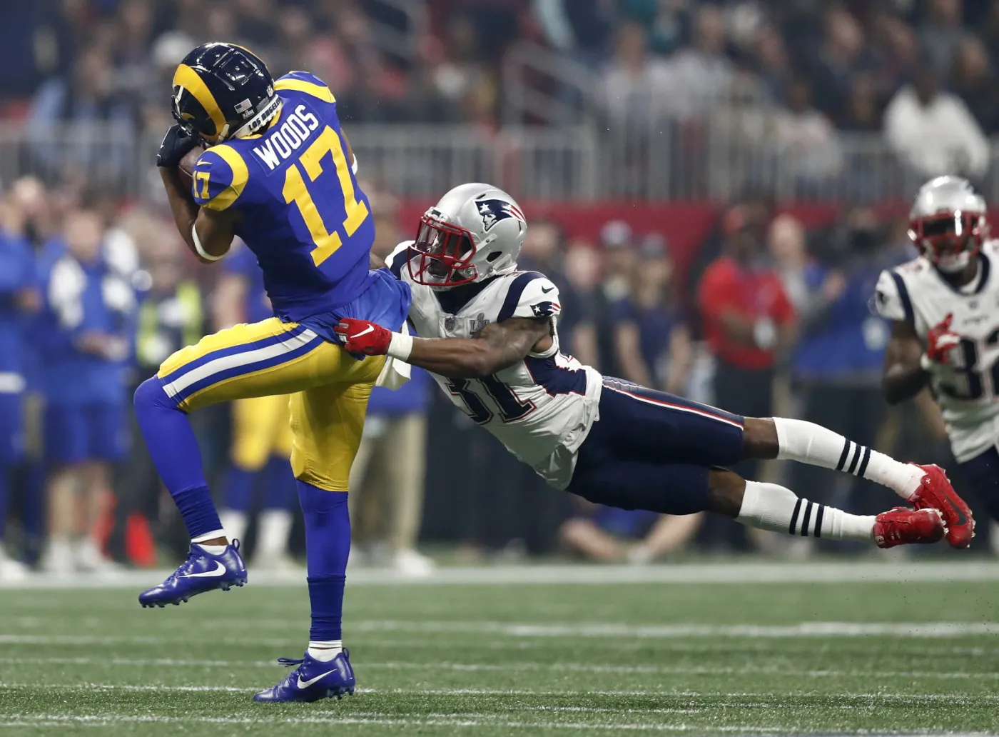 Robert Woods i Jonathan Jones