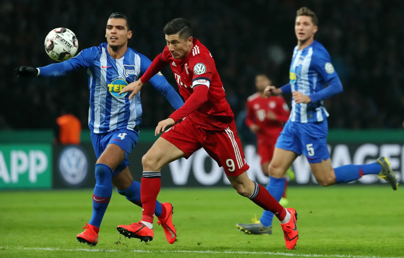 Karim Rekik i Robert Lewandowski