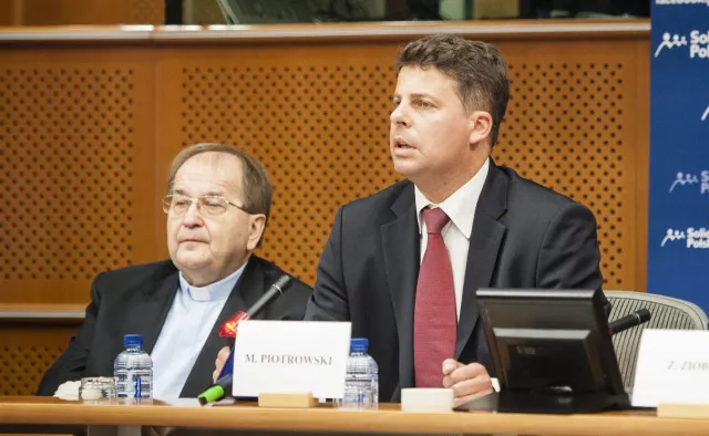 Ruch Prawdziwa Europa został partią. "Teraz celem jest lista kandydatów do PE"