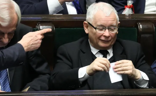 Prawnicy PiS biorą pod lupę publikację "Wyborczej". "Metody Urbana"