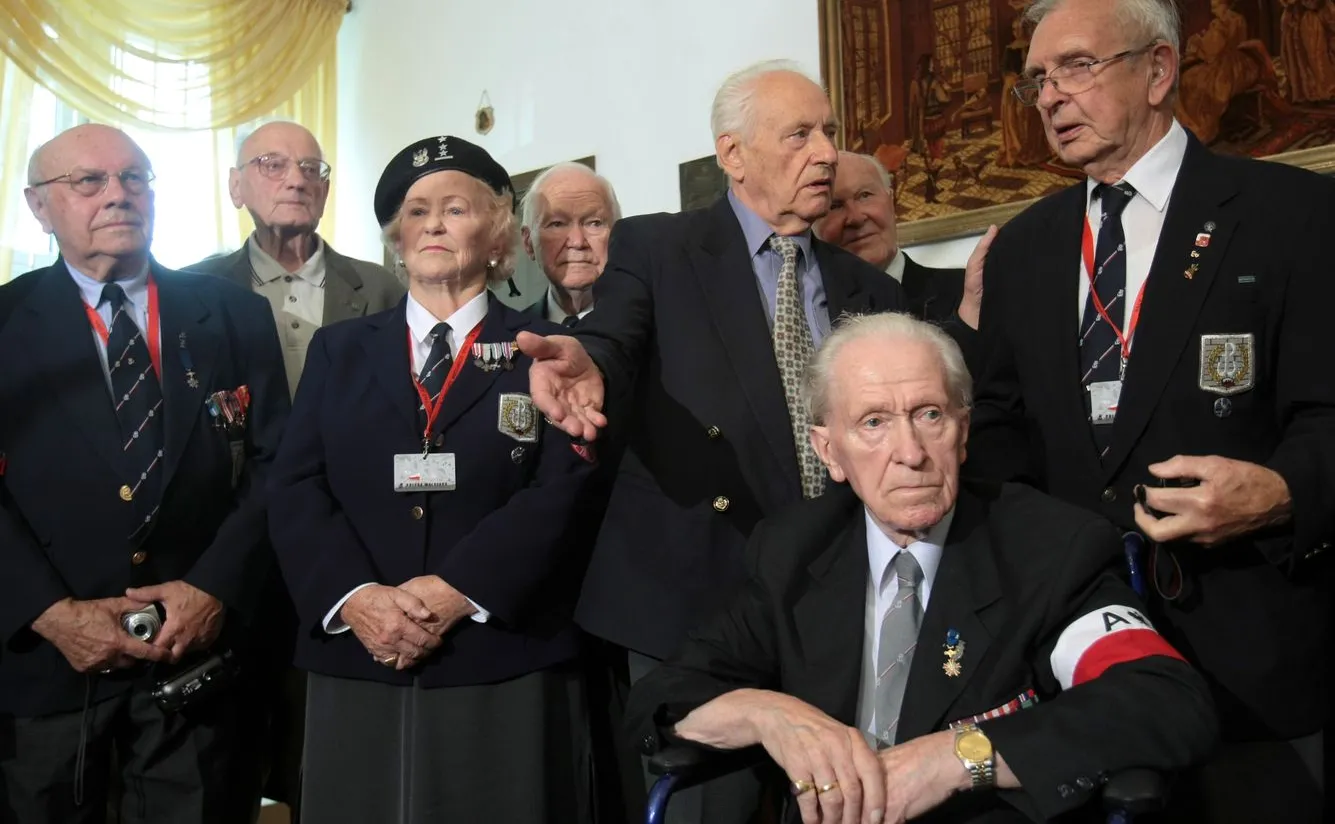 Druga od lewej Wanda Woś-Lorenc