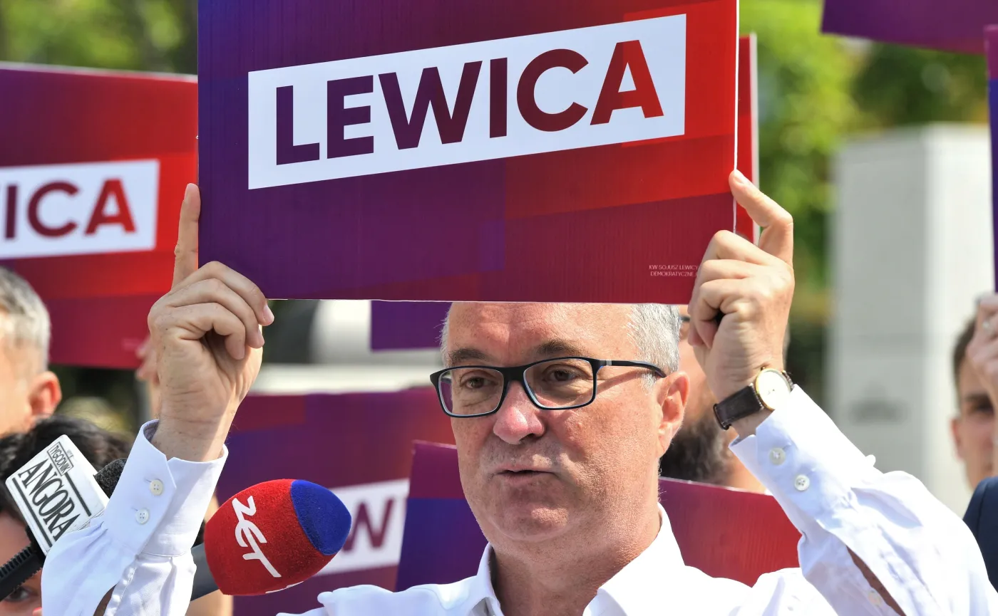 Szef SLD Włodzimierz Czarzasty z logotypem "Lewica"