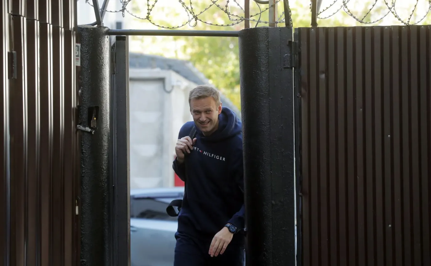 Nawalny na wolności po 30 dniach aresztu. Sąd nie zgodził się na wydłużenie kary