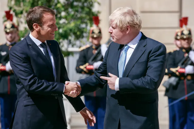 Niemieckie media: Merkel i Macron dali Johnsonowi nauczkę. Musi zacząć współpracować z Brukselą