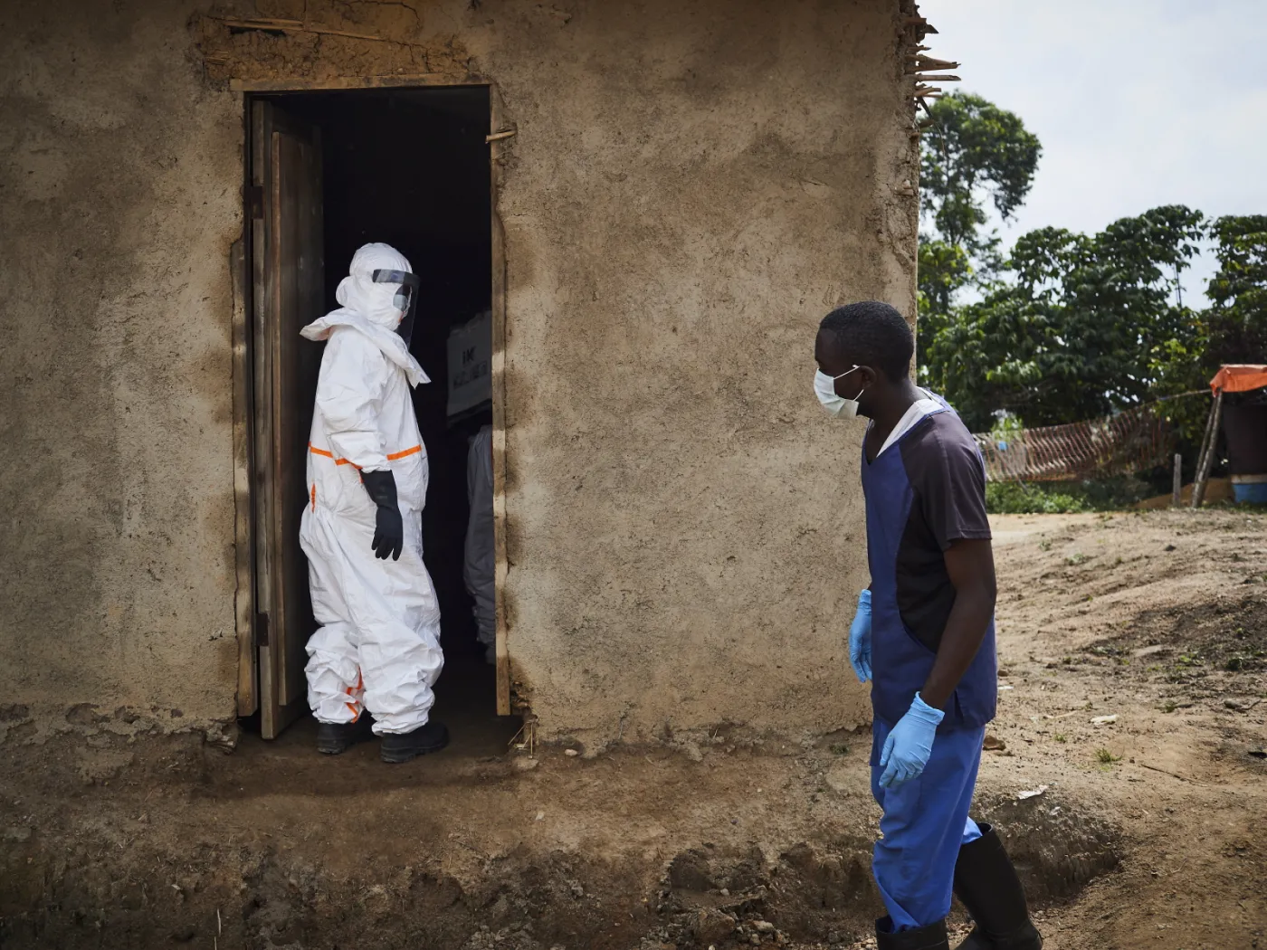 12560288-epidemia-eboli-w-demokratycznej.jpg