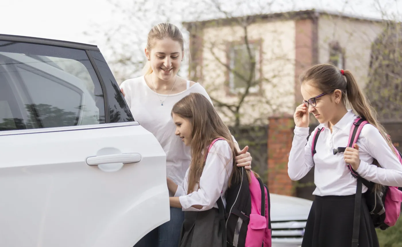 Podwózka do szkoły rodzic samochów