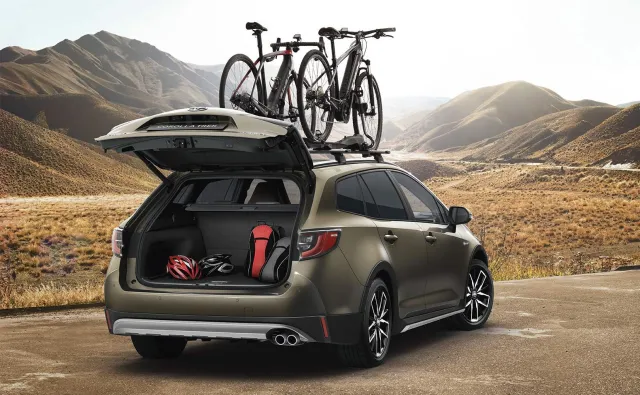 Toyota Corolla TREK hybryda wjeżdża do Polski. Nowe kombi kusi nie tylko wyglądem
