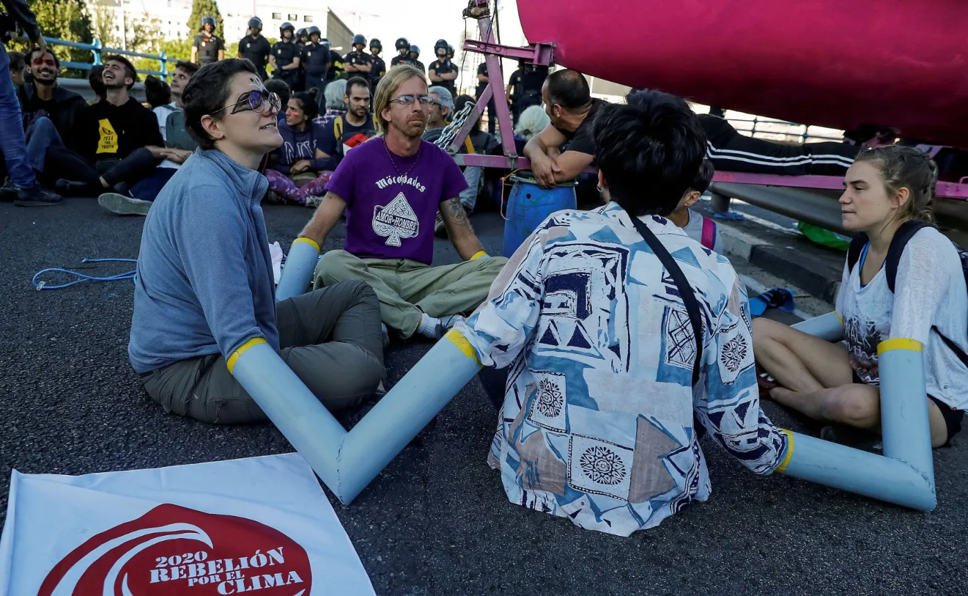 12655564-extinction-rebellion-w-stolicy.jpg