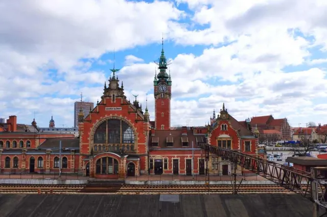 Gdańsk bierze to, co najlepsze, i odrzuca to, co skrajne. Wygrywa w wojnie prawaków z lewakami