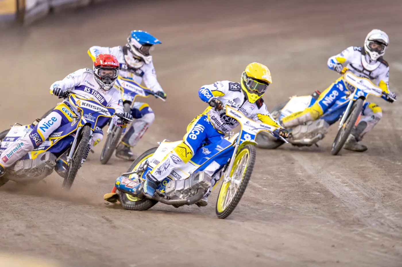 Jason Doyle (kask czerwony) i Igor Kopeć-Sobczyński (niebieski) z Get Well Toruń oraz Artiom Łaguta (żółty) i Kamil Wieczorek (biały) z MrGarden GKM Grudziądz