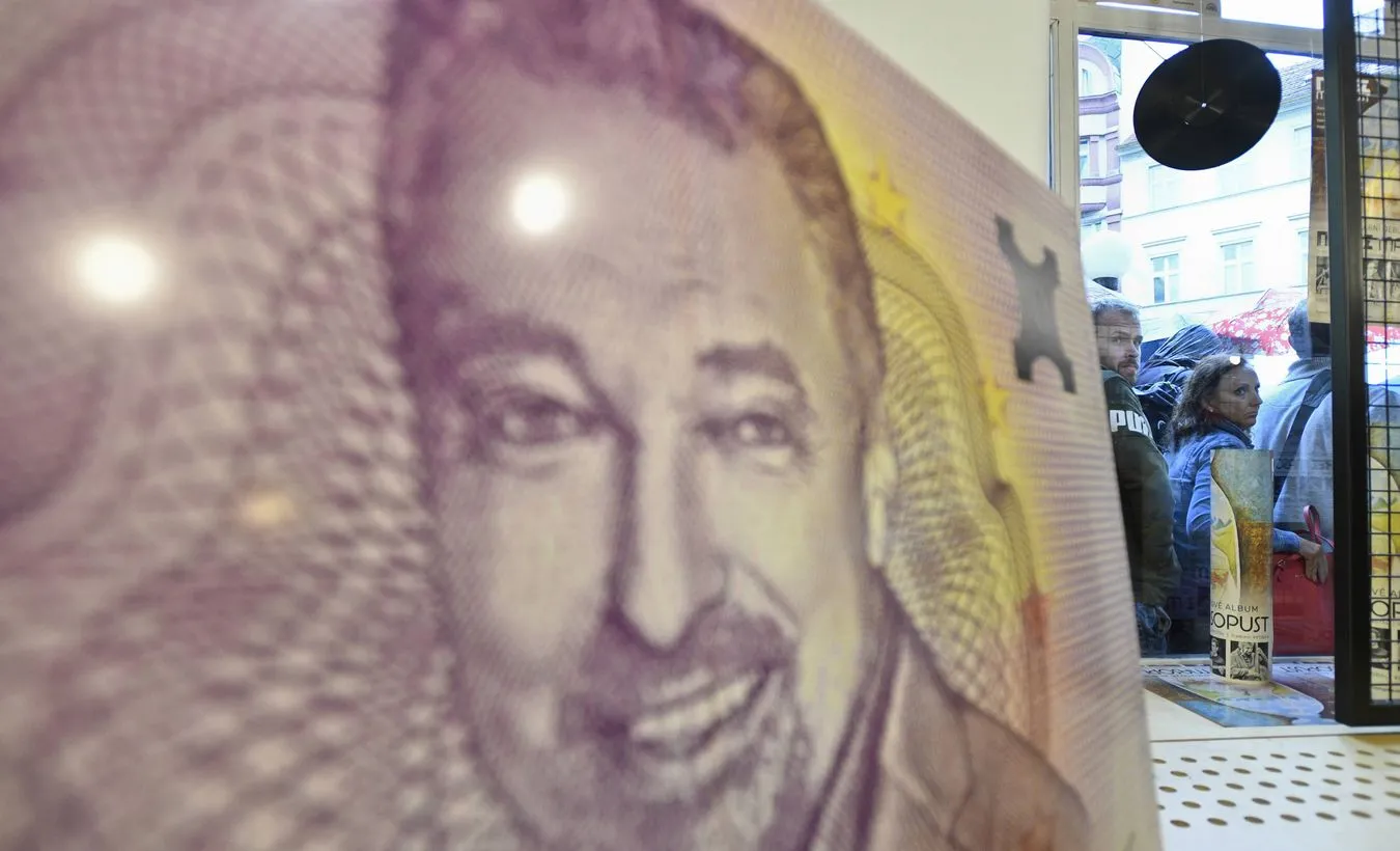 Banknot kolekcjonerski na 80. urodziny Karela Gotta. "Czesi nie mają większego artysty"