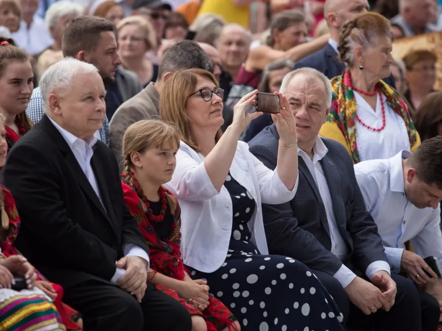 12476249-jaroslaw-kaczynski-beata-mazurek.jpg
