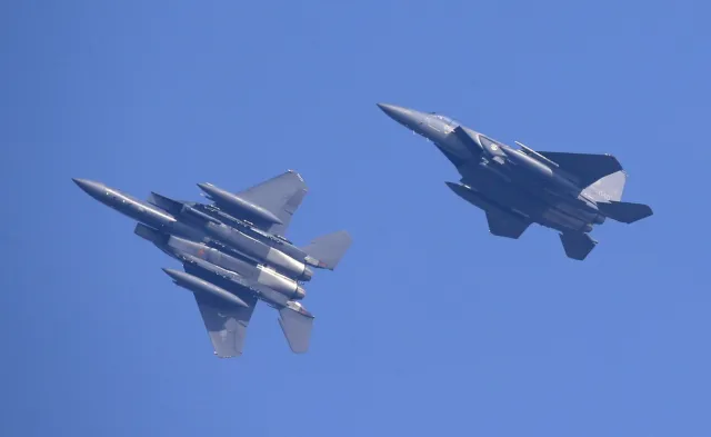 Koreańskie myśliwce oddały strzały przechwytując rosyjskie samoloty. "To powietrzne chuligaństwo"