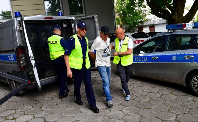 Areszt dla sprawców ataku na księdza w Szczecinie