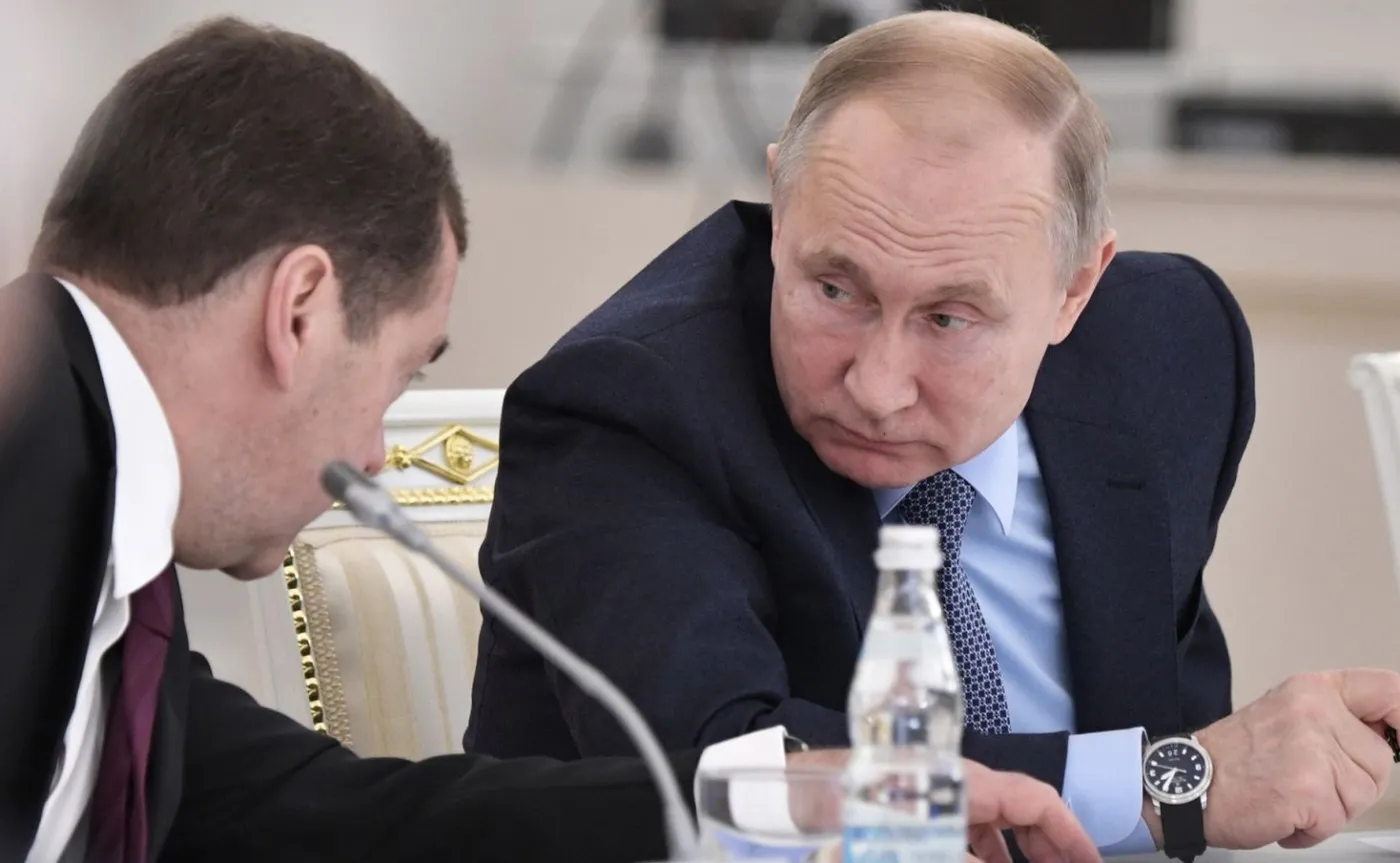 Władimir Putin i premier Dmitrij Miedwiediew