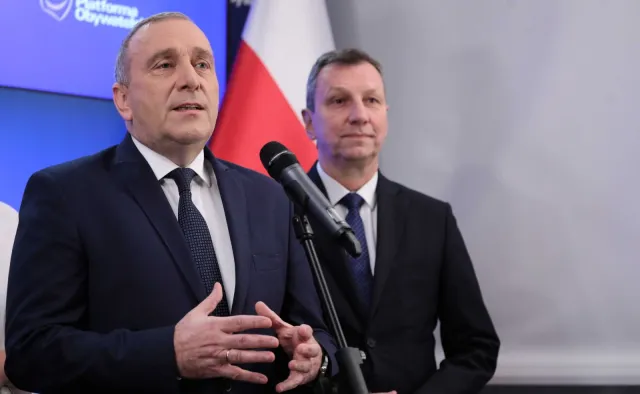 Schetyna rezygnuje z walki o fotel szefa PO i wskazuje następcę