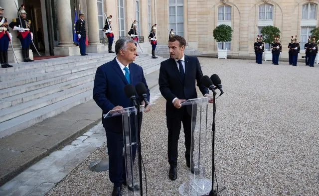 PE odrzucił francuską kandydatkę na komisarz. Macron ostrzega przed kryzysem politycznym