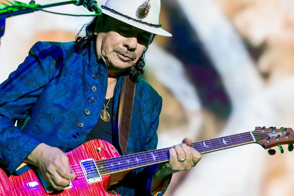 11046258-carlos-santana-na-life-festival.jpg