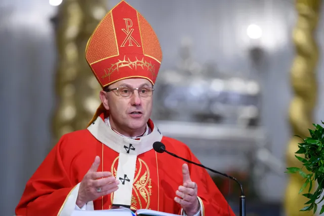 "Zabawa w chowanego" Sekielskich. Jest OŚWIADCZENIE prymasa Polski