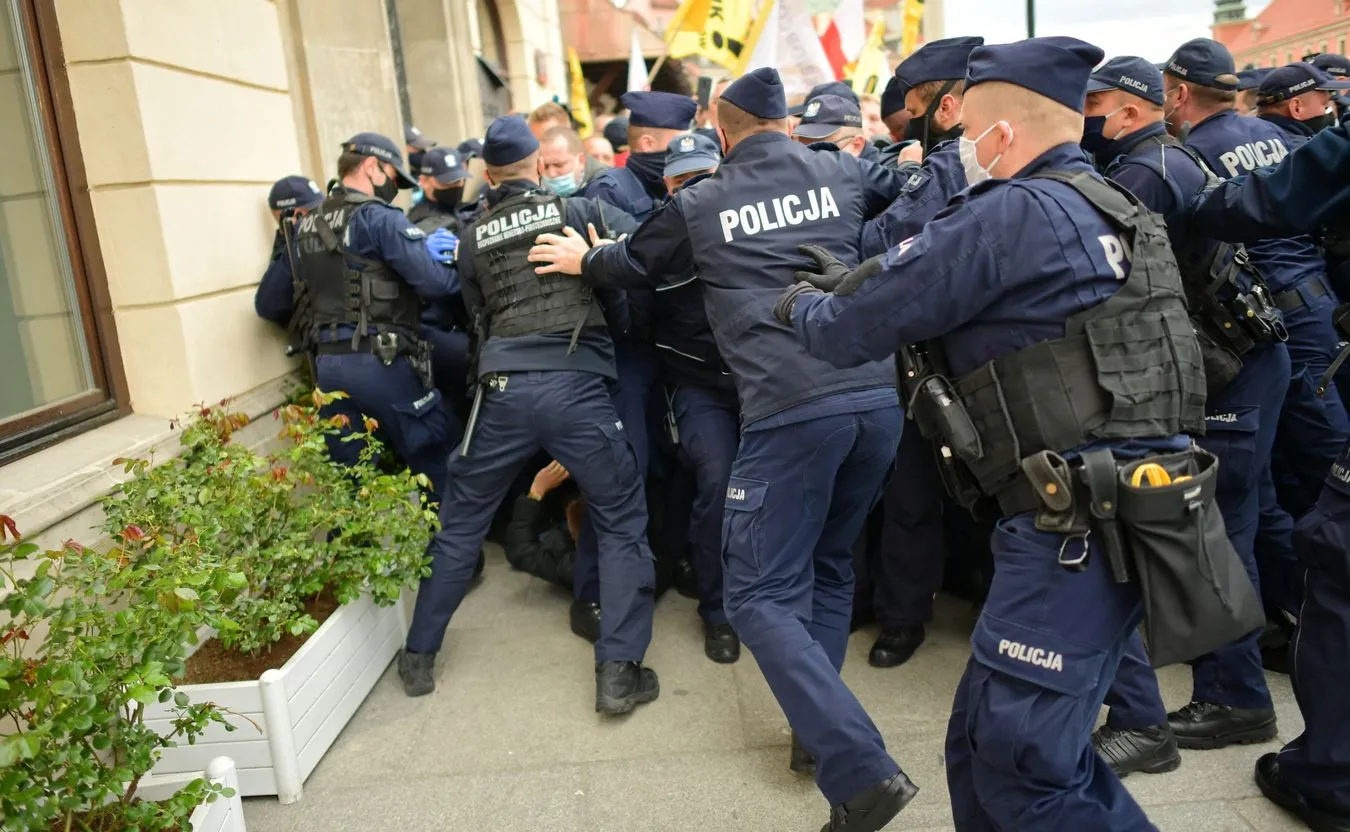 KSP: 380 zatrzymanych w związku ze strajkiem przedsiębiorców w Warszawie