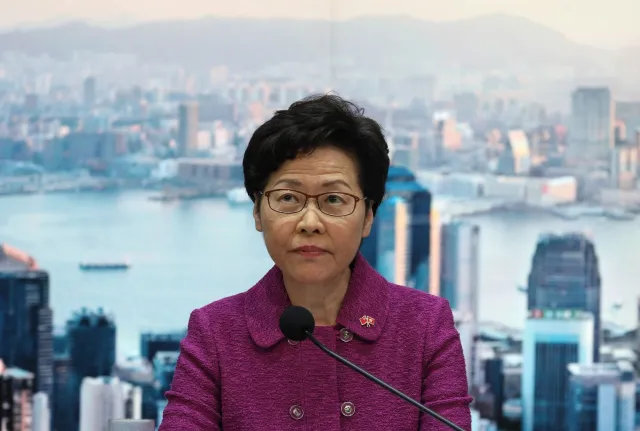 USA nakładają sankcje na urzędników z Hongkongu. "To barbarzyńska ingerencja w sprawy Chin"
