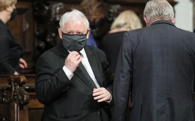 Kaczyński w Toruniu: Trzeba się w pas kłaniać ojcu Rydzykowi