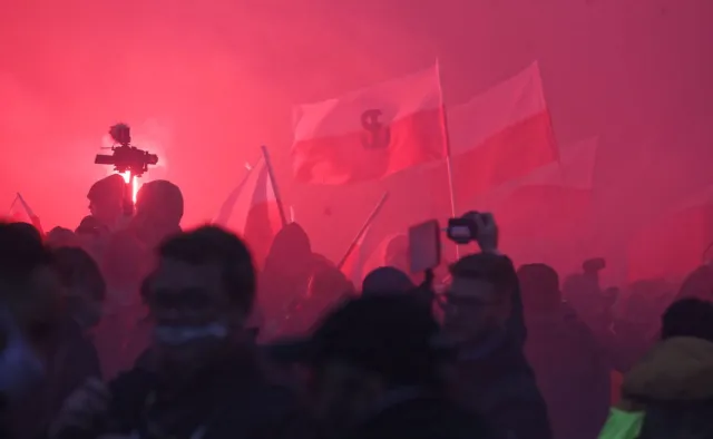 Narodowcy podpalili mieszkanie. W budynku mieszka Hanna Lis [WIDEO]