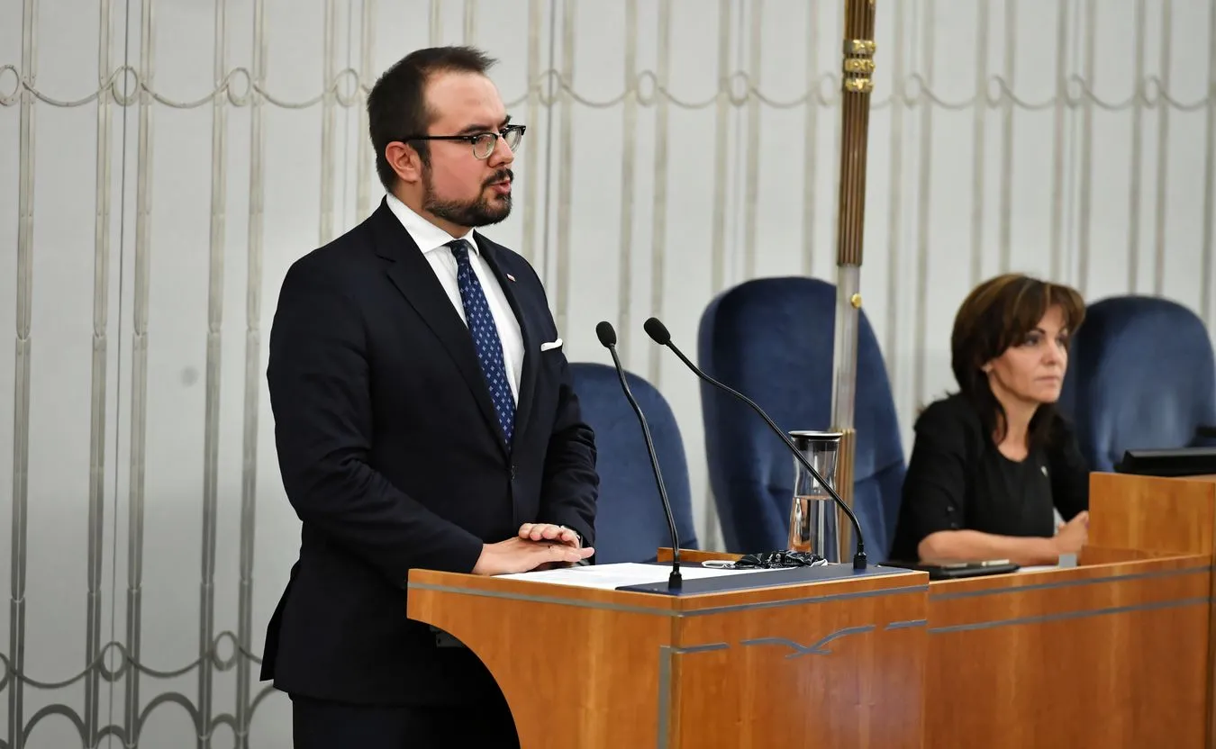 Wiceszef MSZ na kwarantannie. Miał kontakt z osobą zakażoną