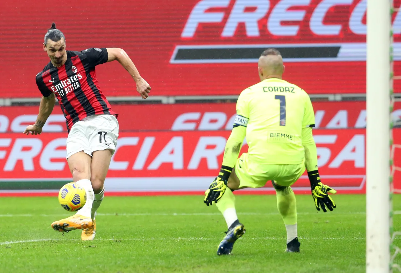 Zlatan Ibrahimovic ma już 501 goli. AC Milan wrócił na fotel lidera Serie A