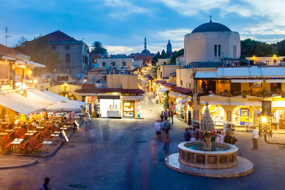 Eksperyment z wakacjami na Rodos. Turystyka w pandemii jest możliwa?