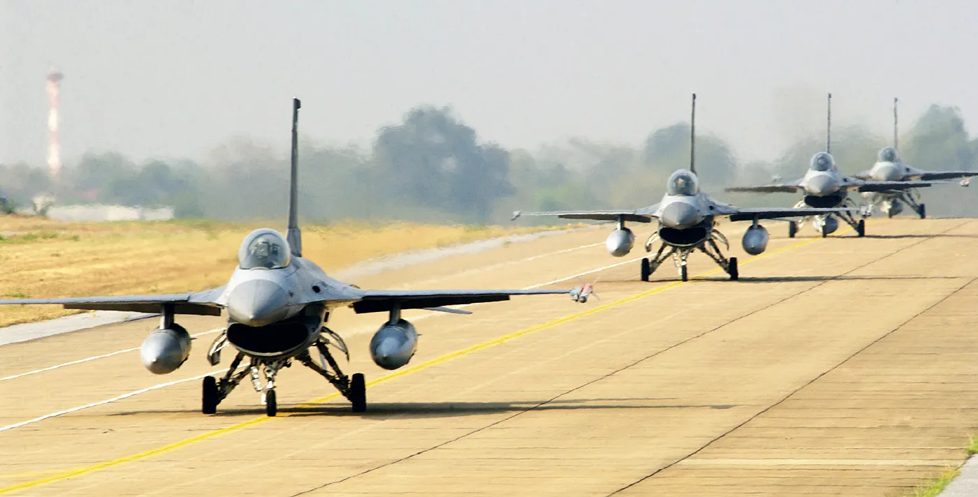 Program offestowy przy zakupie F16, na zdj. F16