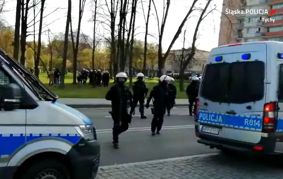 Chcieli wiwatować na cześć Ruchu Chorzów, zarobili mandaty
