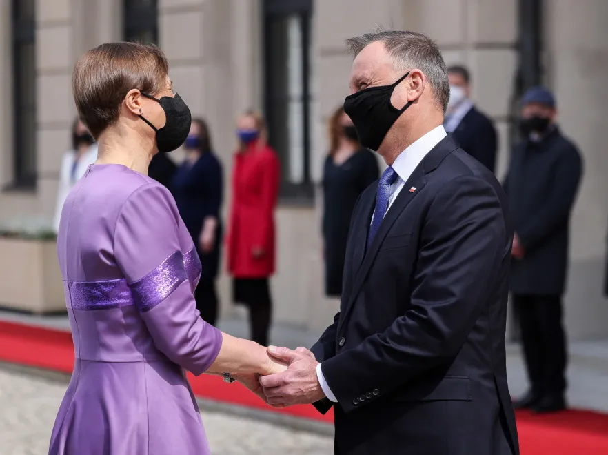 Z każdej strony źle... Wyjątkowo nieudana stylizacja prezydent Estonii