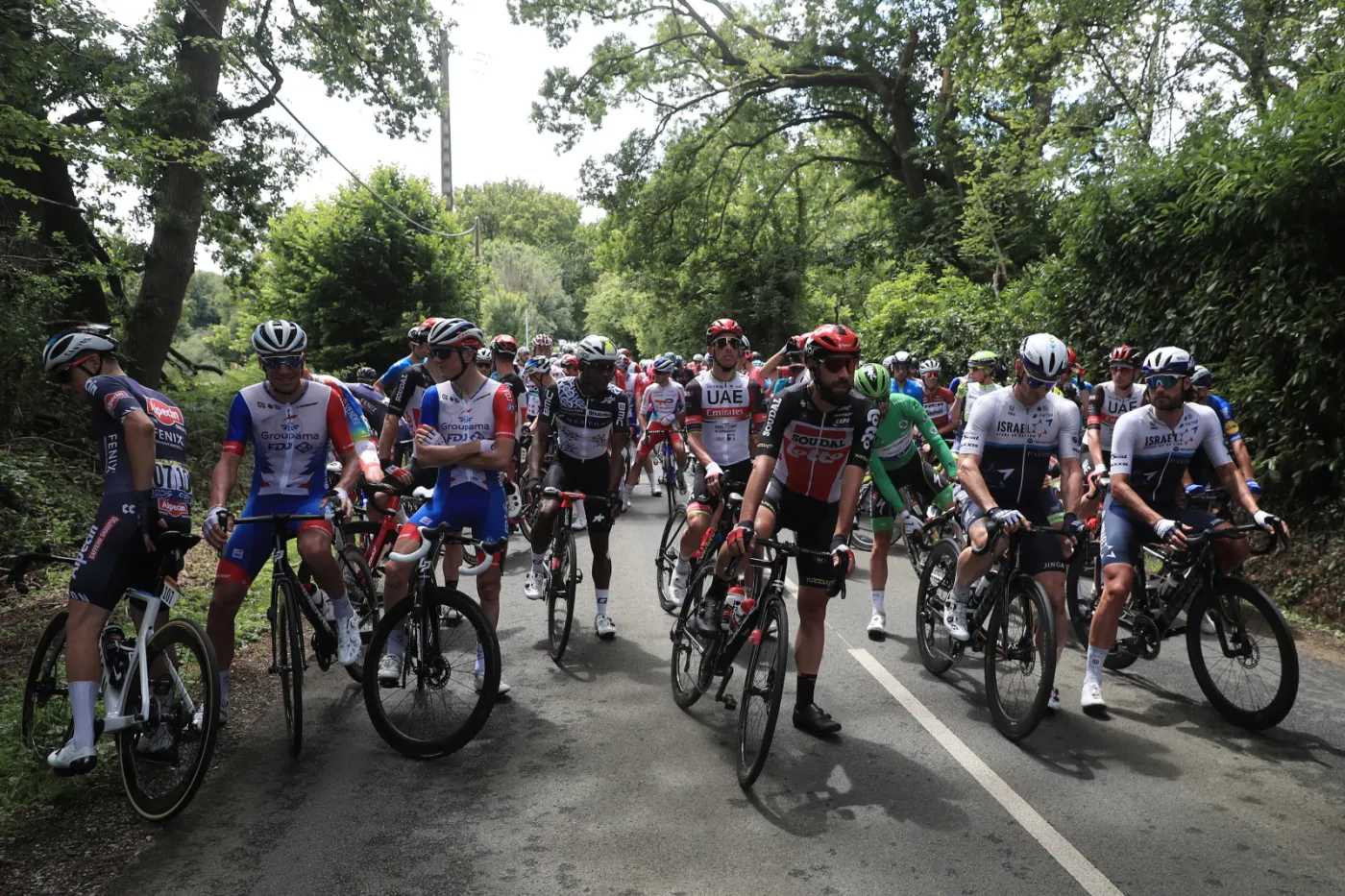 Tour de France: Kolarze się zdenerwowali i zorganizowali protest