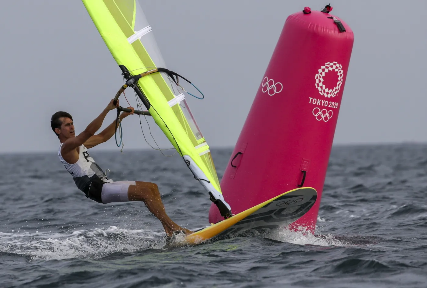 Tokio 2020. Myszka żegluje coraz lepiej. Polak tuż za podium