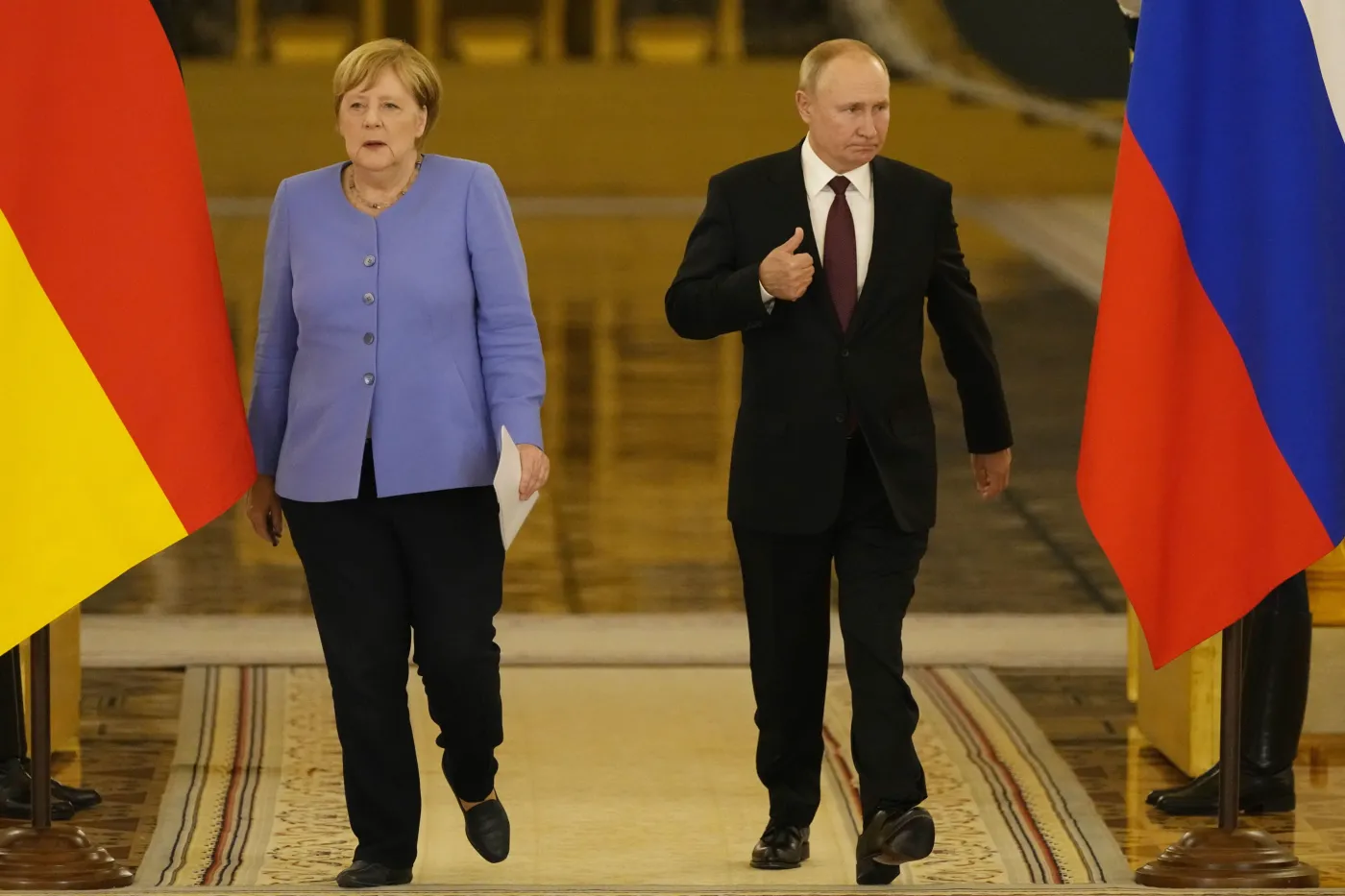Niemieckie media krytykują Merkel: Załatwiła Putinowi NS2, sama niczego nie dostała